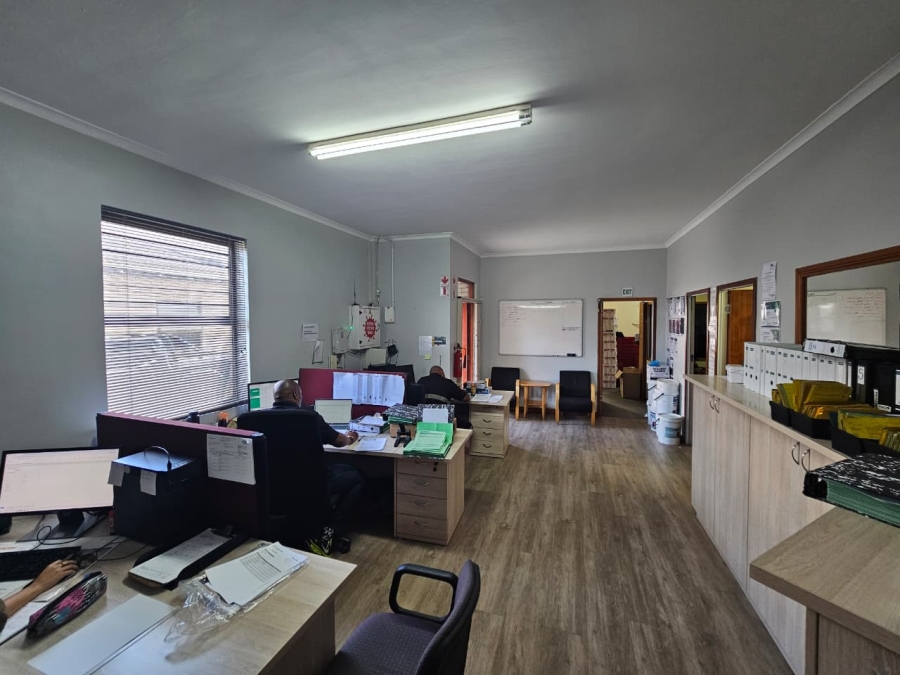 To Let Commercial Property for Rent in Rosenpark Western Cape